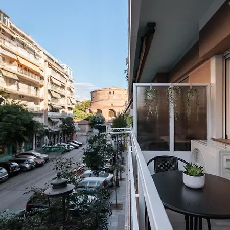 F & B Collection - 3 Bedroom Flat * Szaloniki