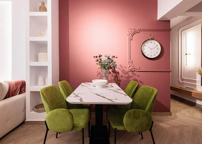 F & B Collection - 3 Bedroom Flat Apartman