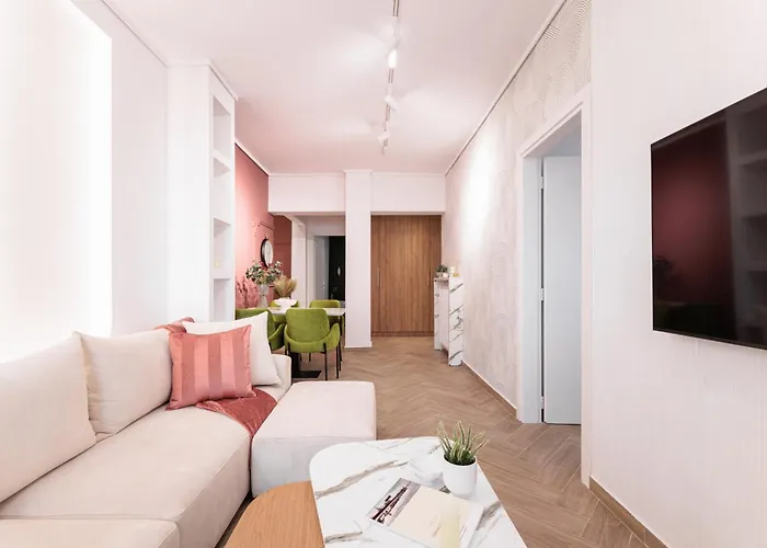 F & B Collection - 3 Bedroom Flat *