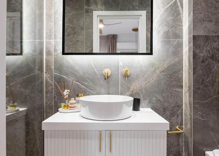 F & B Collection - 3 Bedroom Flat * Szaloniki