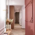 F & B Collection - 3 Bedroom Flat *