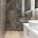 F & B Collection - 3 Bedroom Flat *