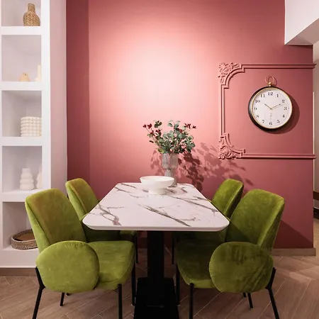 F & B Collection - 3 Bedroom Flat Apartmán