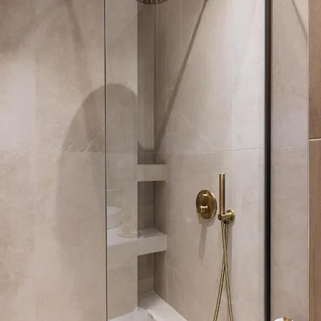 F & B Collection - 3 Bedroom Flat