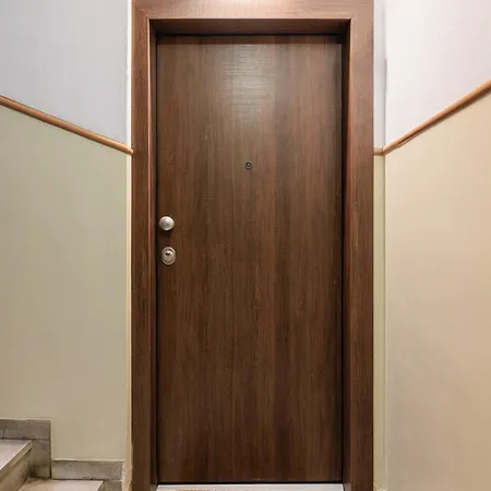 F & B Collection - 3 Bedroom Flat *