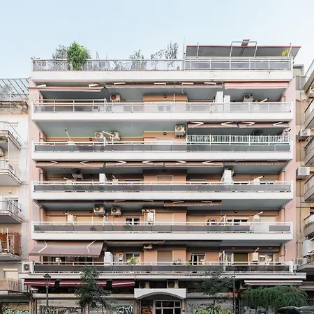 F & B Collection - 3 Bedroom Flat *