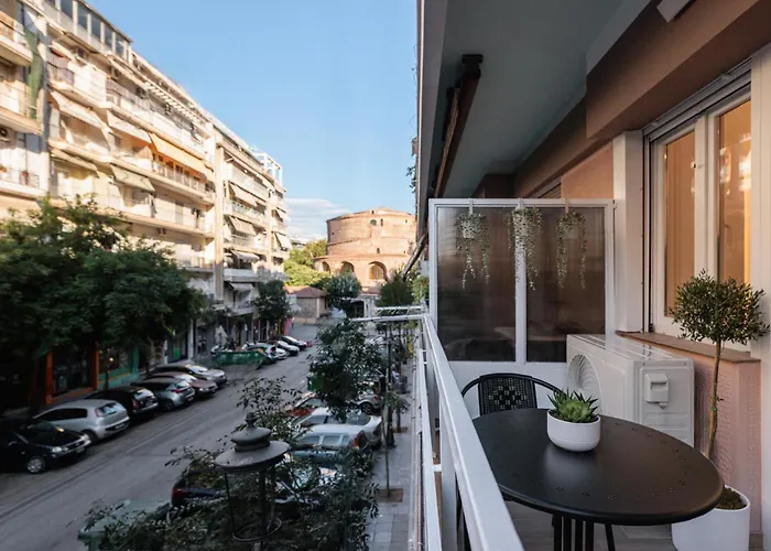 F & B Collection - 3 Bedroom Flat * סלוניקי