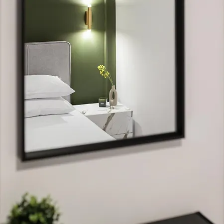 F & B Collection - 3 Bedroom Flat Apartament