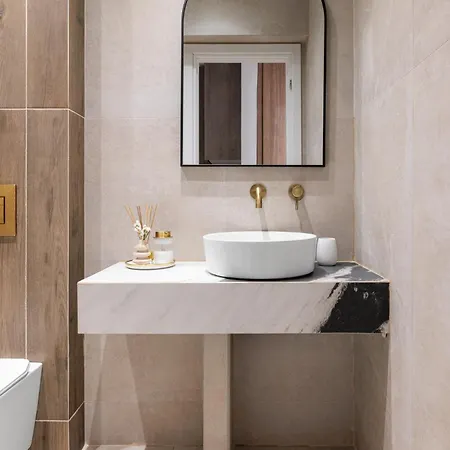 F & B Collection - 3 Bedroom Flat * Salonic